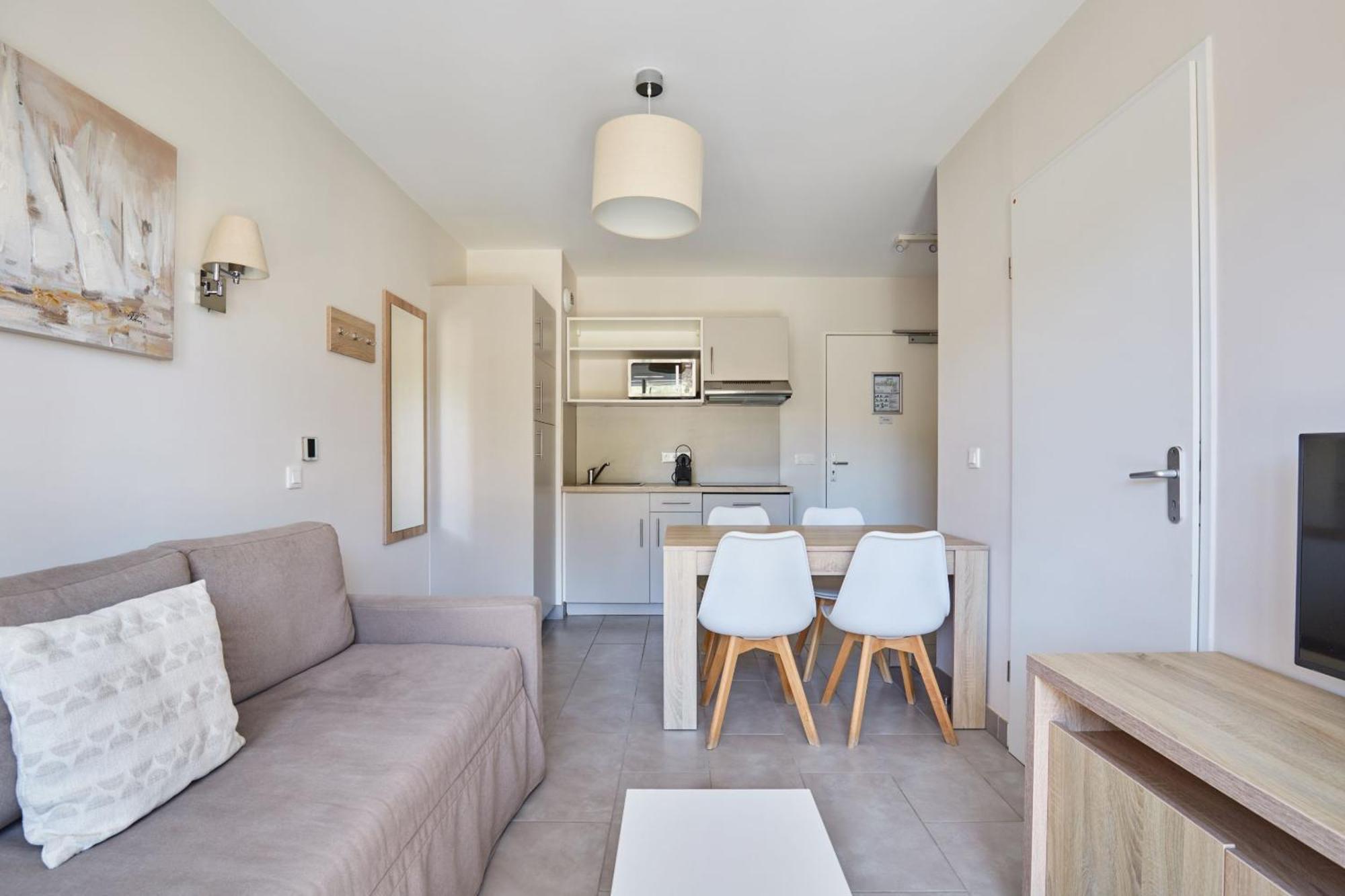 Aparthotel Prestige Odalys Les Canissons *